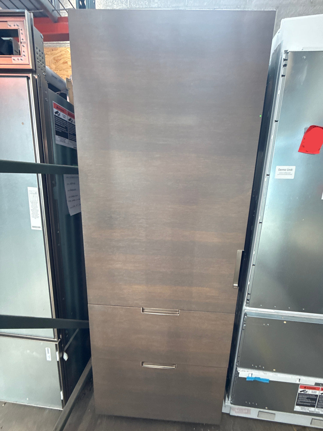 DET3050CIID/L : Sub Zero 30" Designer Over-And-Under Refrigerator/Freezer With Ice Maker And Internal Dispenser - Panel Ready